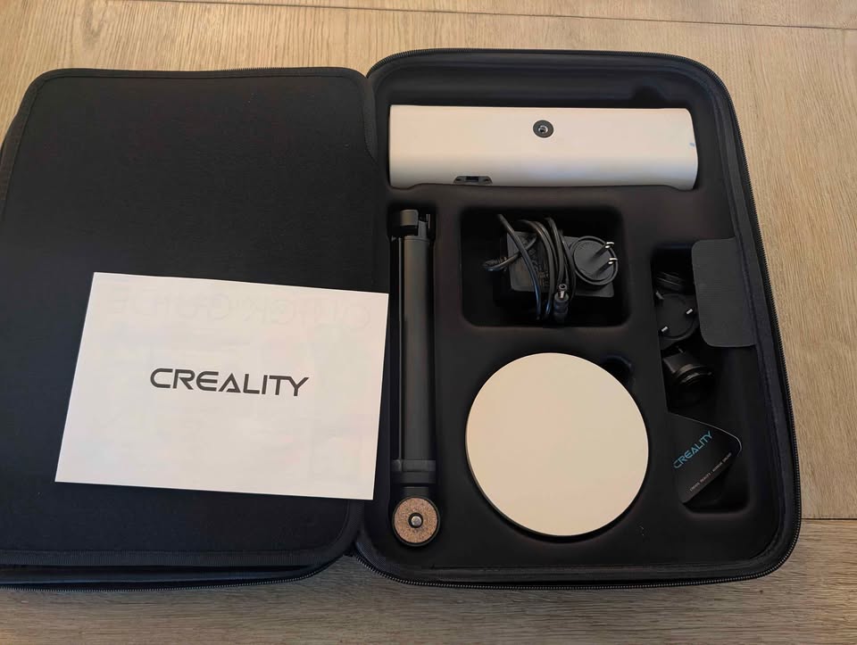 Creality CR-Scan 01 3D scanner with turntable