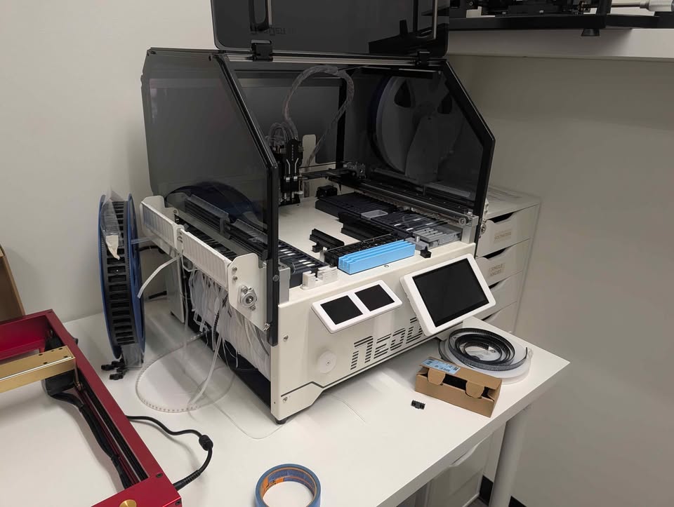 NeoDen YY1 pick and place machine with feeders