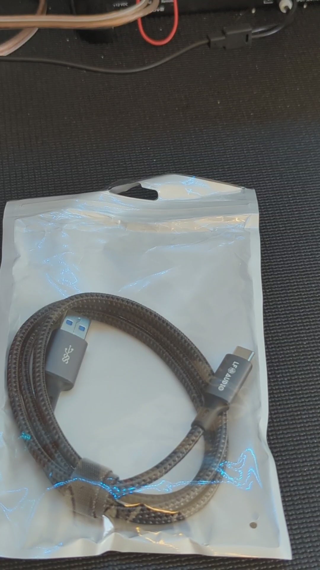 USB-A to USB-C fast charging cable (1M / 3'3")